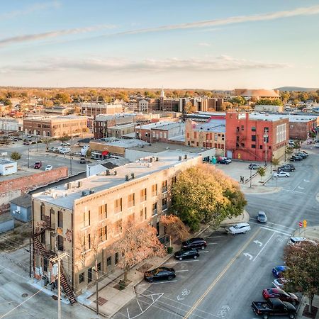 Deluxe Studio In Historic Downtown Building! Bartlesville Exterior foto