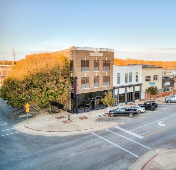 Deluxe Studio In Historic Downtown Building! Bartlesville Exterior foto